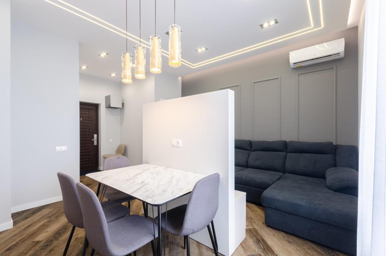 Petrovdom Ж38 In Luxury Apartments At 68 Zhylyanska Street,38 Perlyna Kyiv Exterior photo